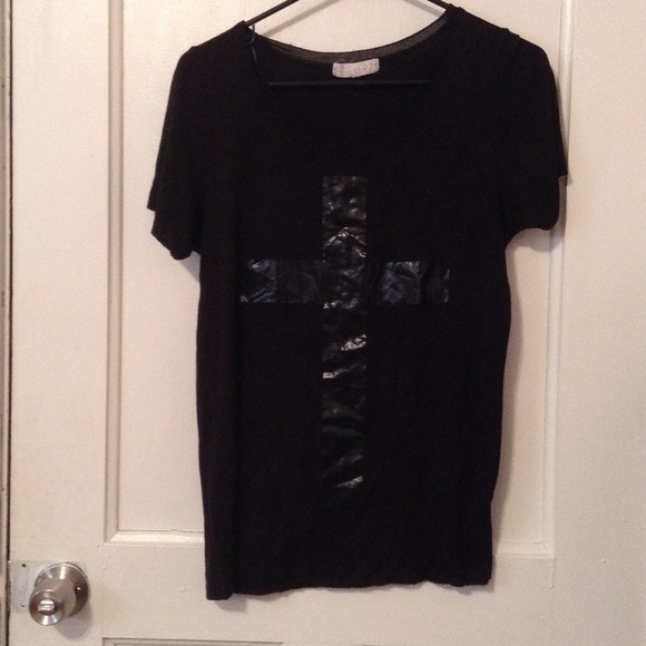 Forever 21 size small cross shirt