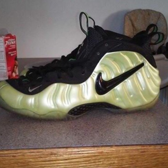 Nike Electric Green Foamposite size 12 - Picture 1 of 3