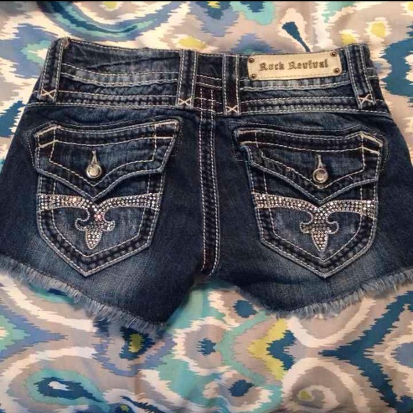 Size 25 rock revival shorts