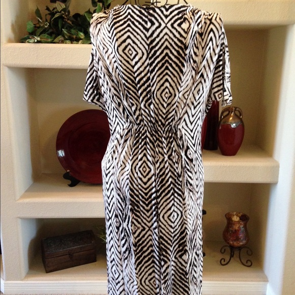 ๐Host Pick๐Tribal print dress - Picture 4 of 4