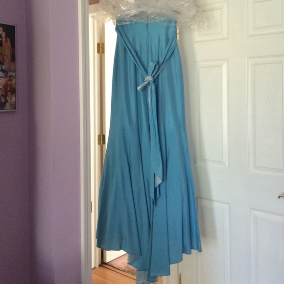 STRAPLESS JOVANI PROM DRESS - Picture 4 of 4