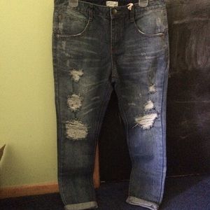 Distressed BF jeans