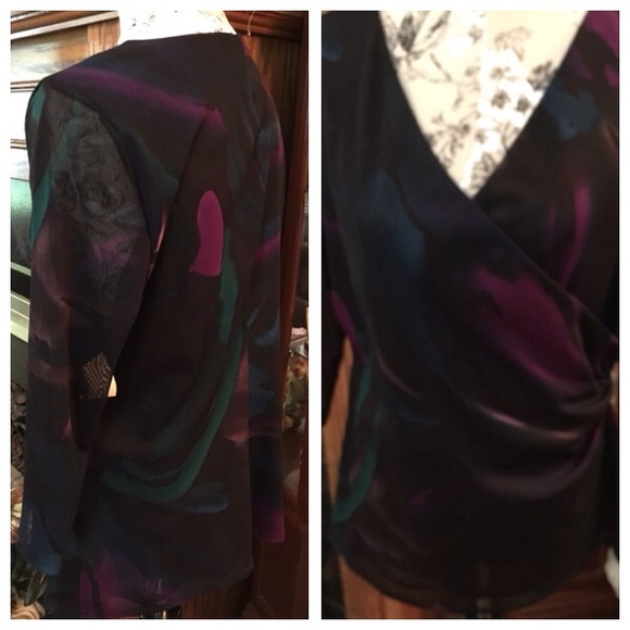 DRESSY TOP💥new listing💥4-27-15 - Picture 2 of 2