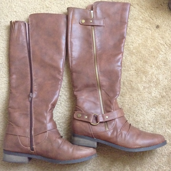 Riding boots