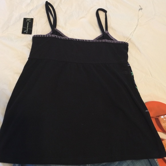 🌞3/$30 Boho chic! Embroidered Tank. - Picture 3 of 4