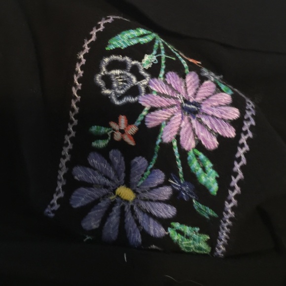 🌞3/$30 Boho chic! Embroidered Tank. - Picture 4 of 4