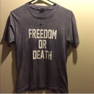 Distressed freedom or death tee