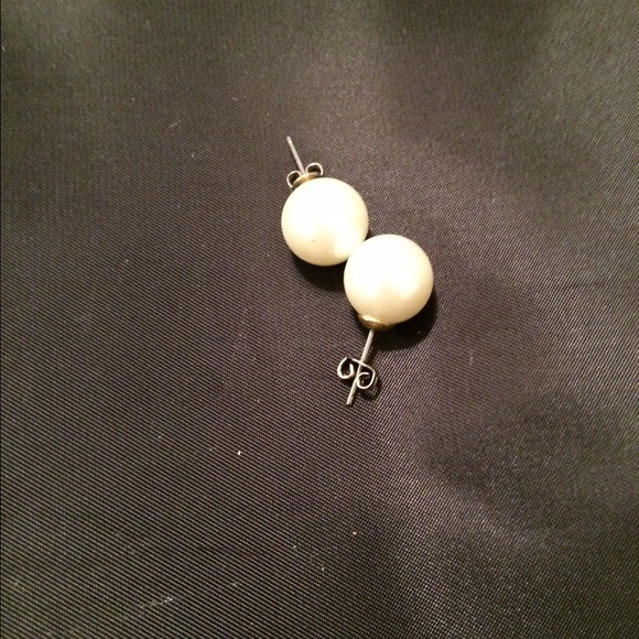 Pearl earrings