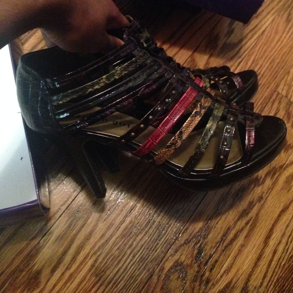 Steve Madden - Picture 2 of 2
