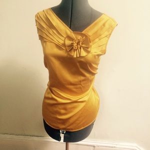 Mustered yellow sleeveless shirt