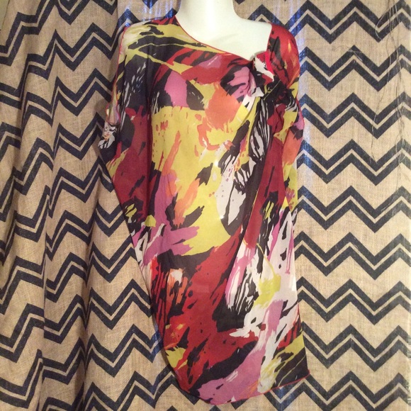 Gorgeous spring flows blouse