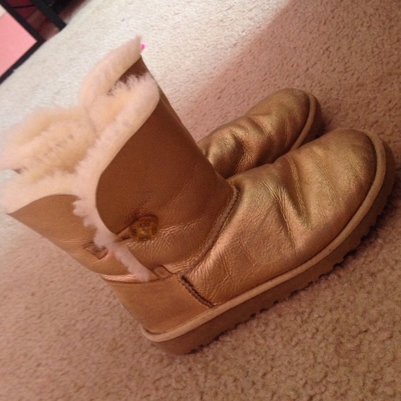 gold metallic uggs