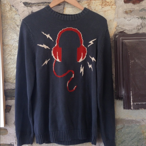 grey headphone graphic sweater