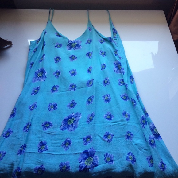 Brandy melville V cut back dress