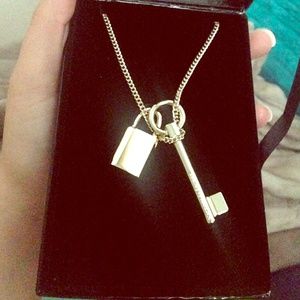 Victoria's Secret necklace !