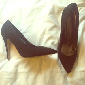 🚫HOLD!🚫Black Pumps / Heels