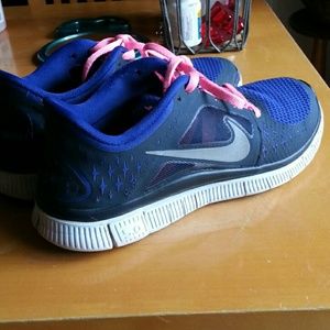Nike Free runs 4.0
