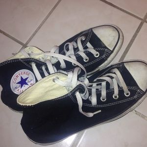 black converse (;
