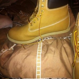 Men's work boots