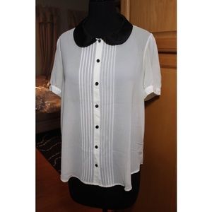 White Top w/ Pleated Detailing & Peter Pan Collar