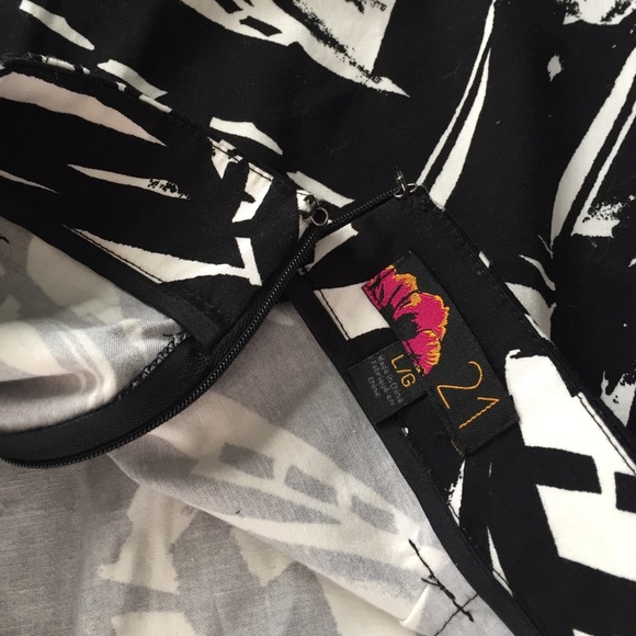 Forever 21 Mini Pencil Skirt - Picture 2 of 3