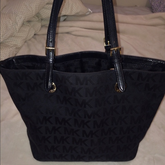 AUTHENTIC Michael Kors black tote 💋