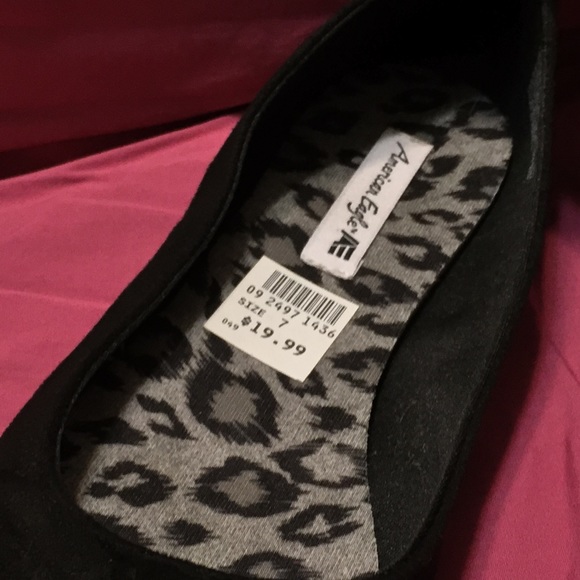 Shoes - Picture 4 of 4