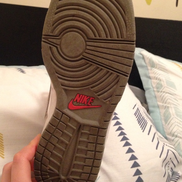 nikes on sale - Picture 2 of 4