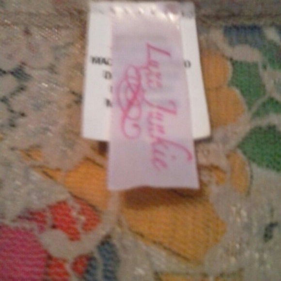 Flower pattern shirt - Picture 2 of 3