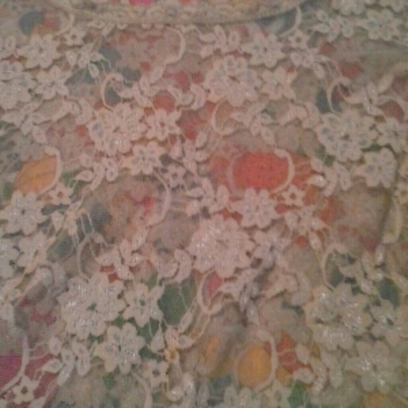 Flower pattern shirt - Picture 3 of 3