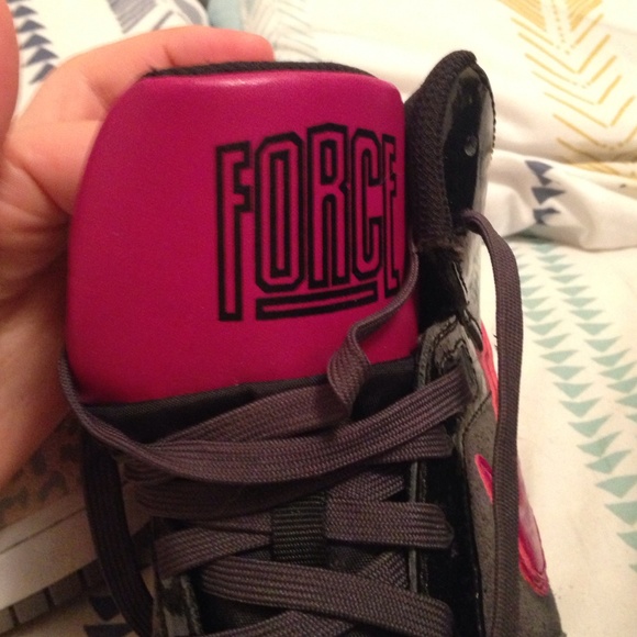 nike shoes - Picture 2 of 4