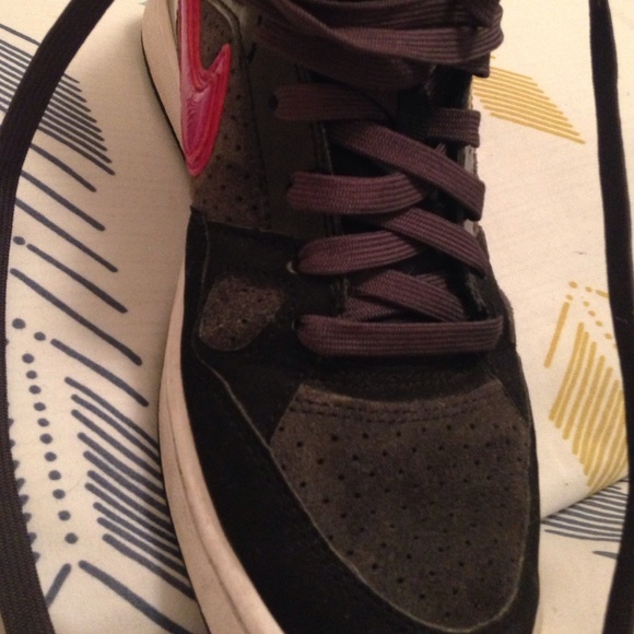 nike shoes - Picture 4 of 4