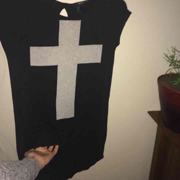 Hi-li cross tee