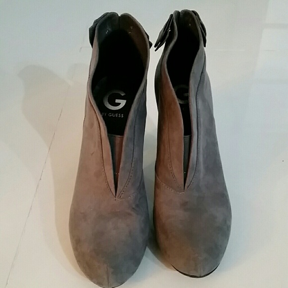 Shoes - Picture 2 of 4