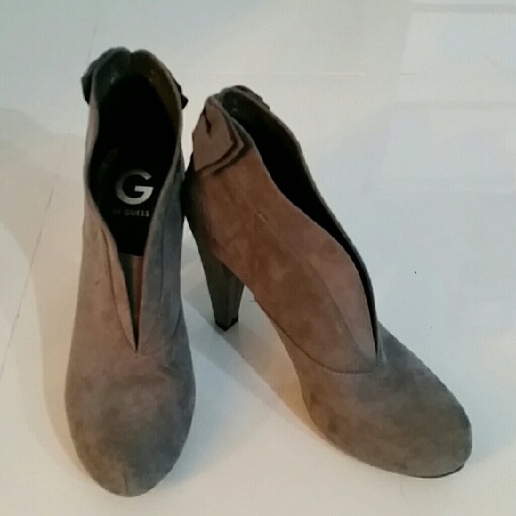 Shoes - Picture 3 of 4