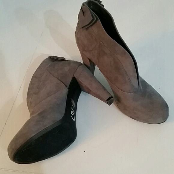 Shoes - Picture 4 of 4