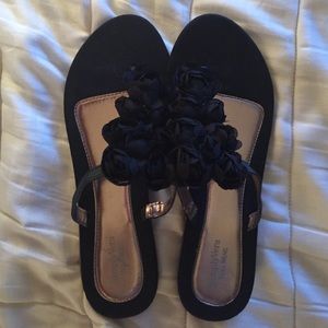 Vera wang sandals