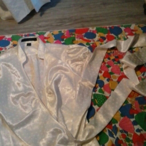 Polyester shirt with tie straps - Picture 3 of 3