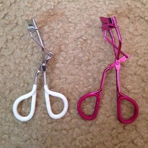 Eye lash curlers