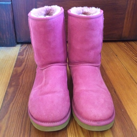 UGG Boots - Pink Short Classic Ugg Boots