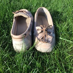 Brand new sperrys!