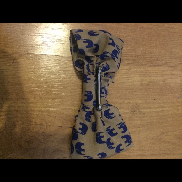 Elephant Hair Bow - Picture 2 of 2