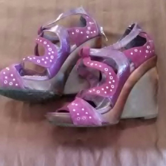 Heels - Picture 2 of 4