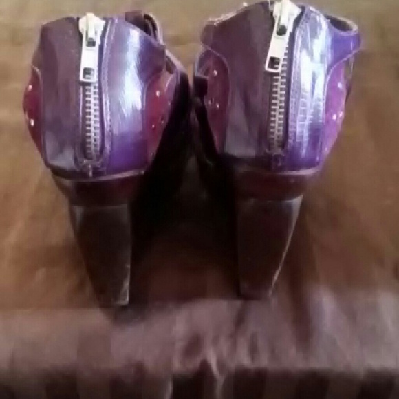 Heels - Picture 3 of 4