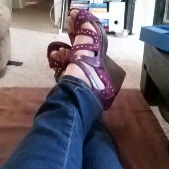 Heels - Picture 4 of 4