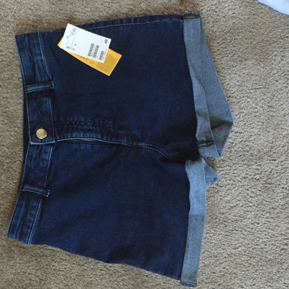 SOLD**Bnwt H&m denim High waist shorts