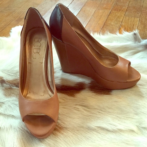 BCBG nude peep-toe wedges!