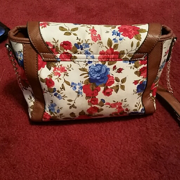 Beautiful flower over the shoulder purse - Picture 2 of 3