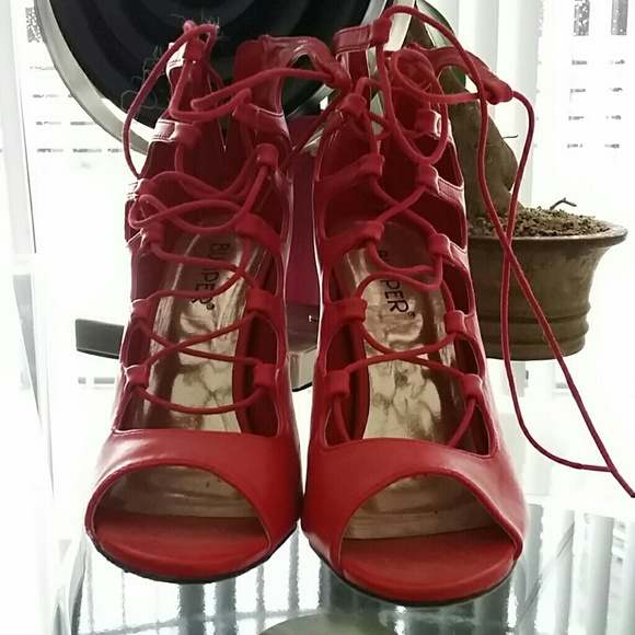 Shoes - Picture 2 of 4