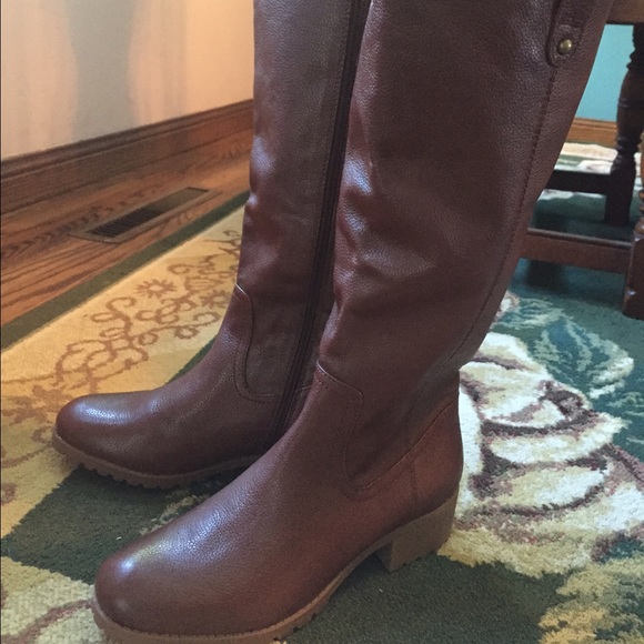 Brand new in box Bass leather riding boots